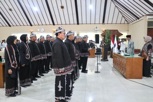 Bupati Bojonegoro Kukuhkan Pengurus FKUB Periode 2025-2030, Tekankan Sinergi Jaga Toleransi di Masyarakat