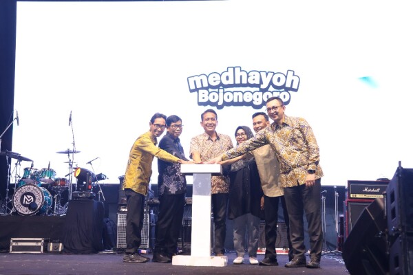 Bupati Setyo Wahono Launching Logo Medhayoh Bojonegoro di Festival Banyu Urip 2025