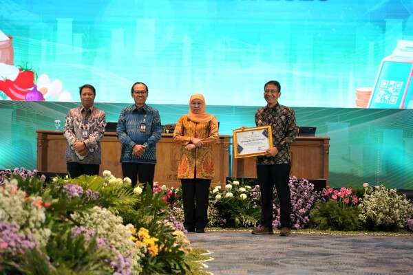 Bojonegoro Raih 2 Penghargaan High Level Meeting (HLM) TPID, TP2DD, dan TP2ED se-Jawa Timur