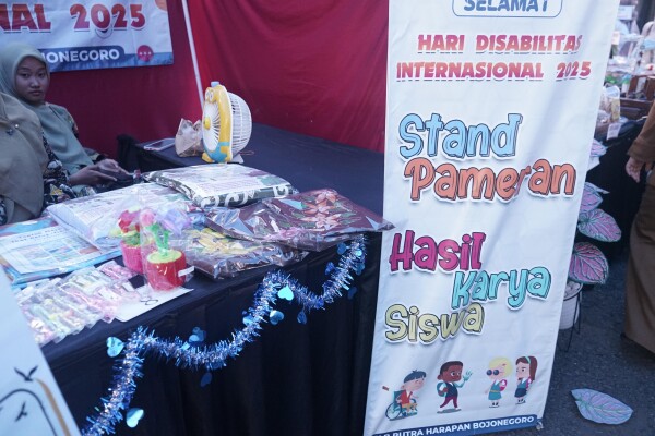 Para Penyandang Disabilitas Pamer Karya di Pendopo Malowopati Bojonegoro