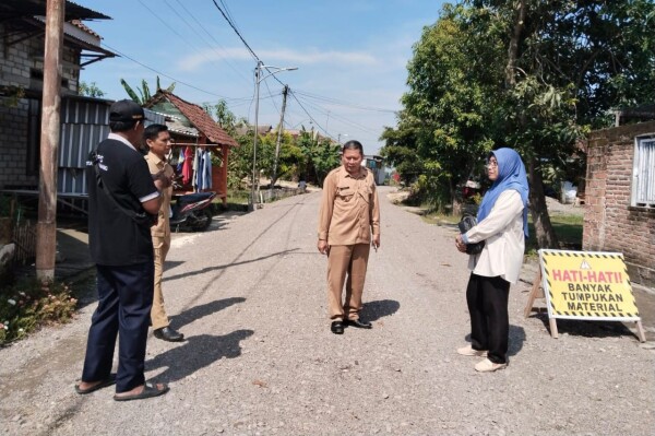 Desa Kemamang-Balen Bangun Jalan Rigid Beton, Tingkatkan Ekonomi Warga Lewat Infrastruktur