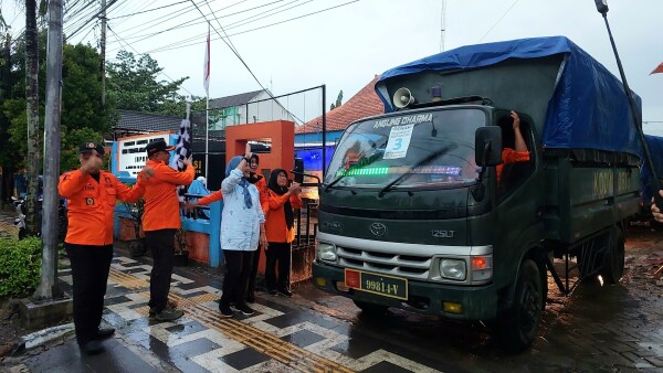 Wakil Bupati Bojonegoro Berangkatkan Rombongan Pengantar Bantuan Hasil Donasi untuk Korban Bencana Sumatera