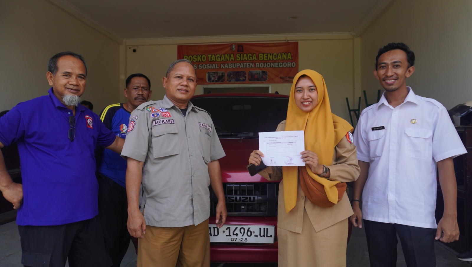 Kominfo Bojonegoro Salurkan Bantuan untuk Korban Bencana Sumatera