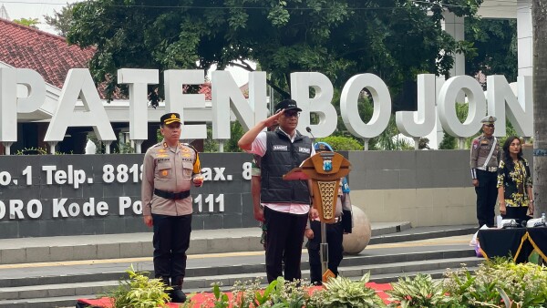 Bupati Bojonegoro Pimpin Apel Gelar Pasukan Operasi Lilin Semeru 2025, Pastikan Kenyamanan dan Keamanan Warga