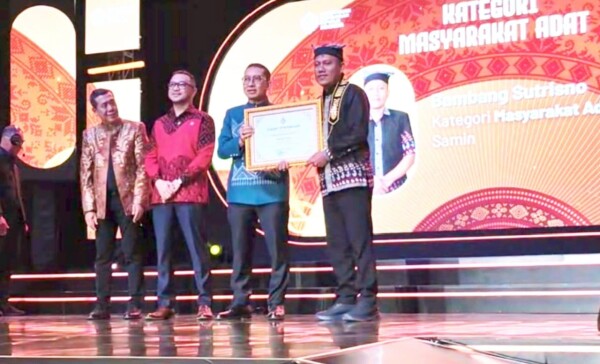 Bambang Sutrisno Penerus Ajaran Samin Surosentiko di Bojonegoro Terima Penghargaan dari Kementerian Kebudayaan