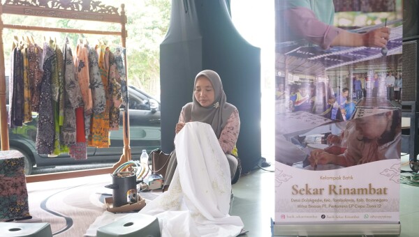 Lewat “Rumah” Batik Sekar Rinambat, Tri Astutik Terus Kembangkan Motif Batik Khas Bojonegoro