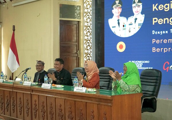 Dinas P3AKB Bojonegoro Beri Edukasi Pengasuhan Balita, Bupati Setyo Wahono: Perlu Literasi Digital Bagi Orang Tua