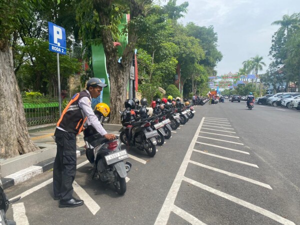 Dishub Bojonegoro Terus Tertibkan Parkir di Kawasan Kota, Lancarkan Lalu Lintas dan Kenyamanan Pengguna Jalan