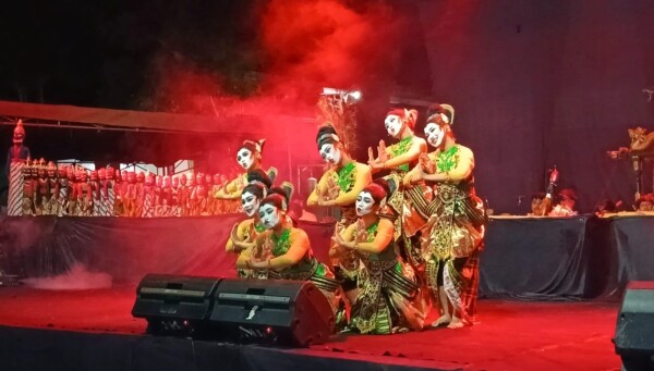 Kesenian Sandur, Campursari dan Wayang Thengul Jadi Hiburan Spesial Warga Bojonegoro Sambut Tahun Baru