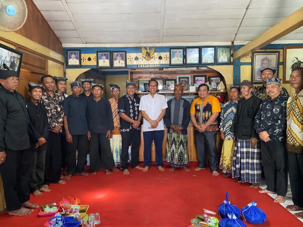 Bambang Sutrisno Merawat Ajaran Samin untuk Kehidupan Masyarakat yang Lebih Baik