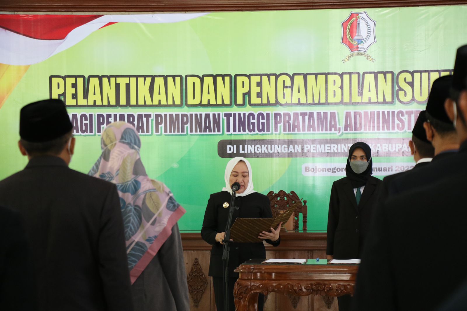 Tingkatkan Kinerja Pelayanan Publik, Bupati Bojonegoro Lantik 30 Pejabat ASN