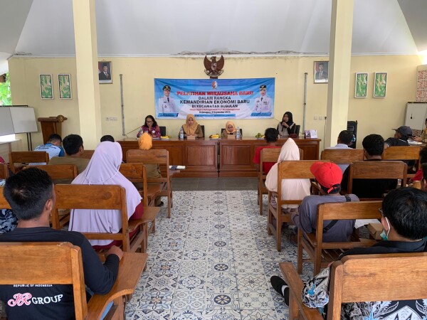 GAYATRI Buka Peluang Ekonomi Pasca Panen Telur, Puluhan Warga Bubulan Ikuti Pelatihan Wirausaha